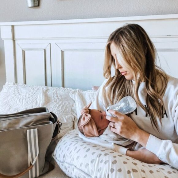 NWT Boppy® Bare Naked Brush Stroke Nursing Pillow Cover - Picture 2 of 6